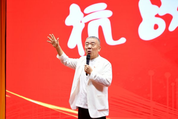 上影演员剧团、武警官兵同过党的生辰，三位演员“老兵”重回军营