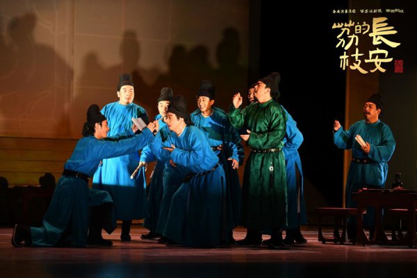话剧《长安的荔枝》8月登陆上海，电视剧、电影没看够？舞台管饱
